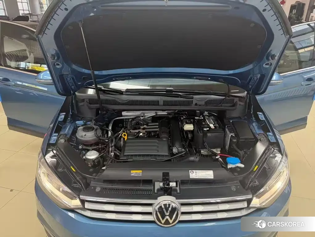 Volkswagen Touran L 2023 Синий из Китая
