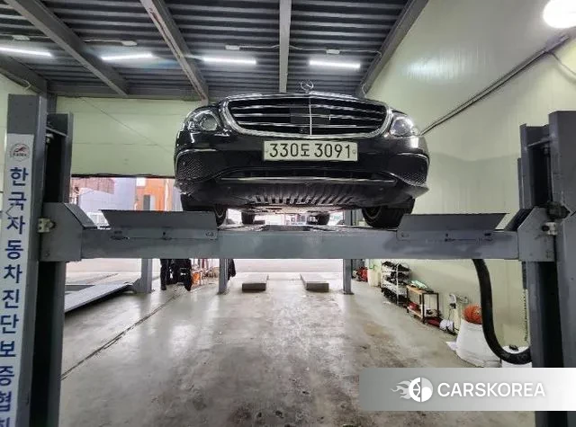 Mercedes-Benz E-Class W213 2020 Черный из Кореи