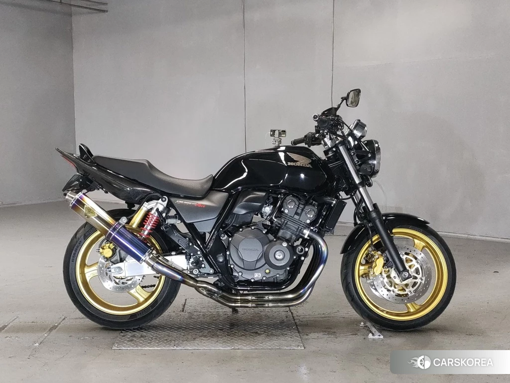 Проданный Honda CB400SF 2014 из Японии