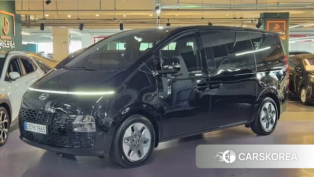 Hyundai Staria 2023 Черный из Кореи