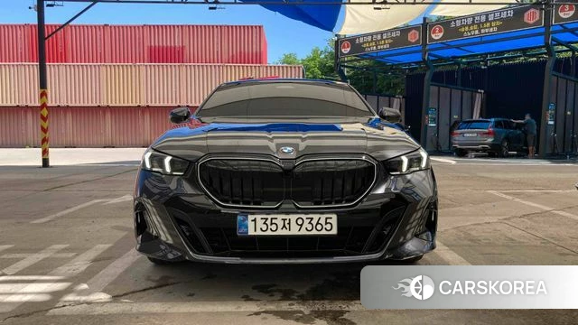 BMW 5 Series (G60) 2024 Серый из Кореи