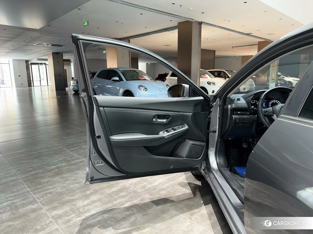 Nissan Xuan Yi 2020 Темно-серый из Китая