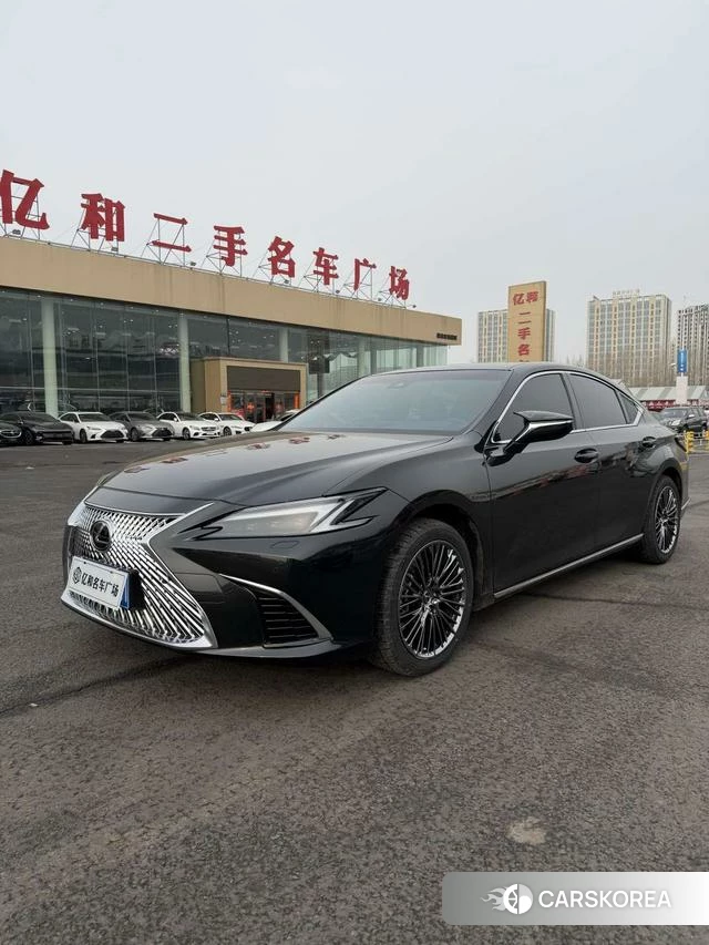 Lexus ES 2025 Черный из Китая