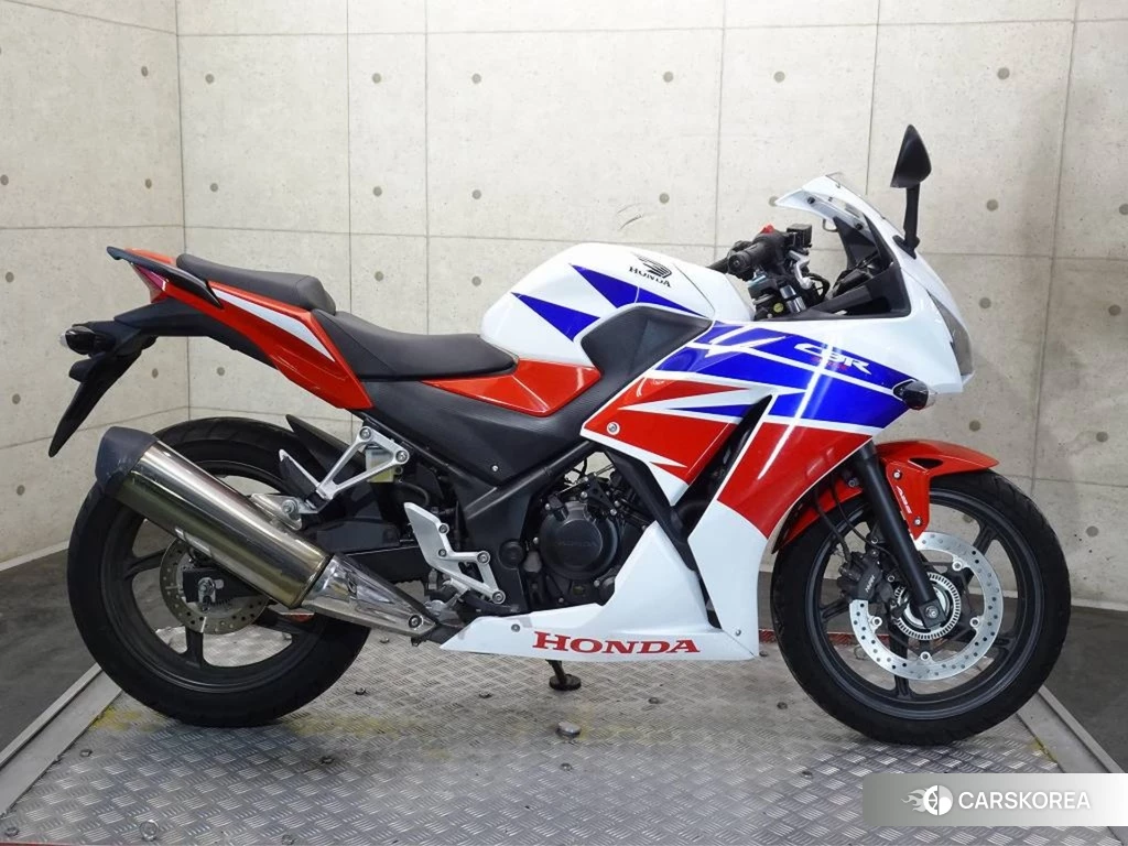 Проданный Honda CBR250R 2015 из Японии