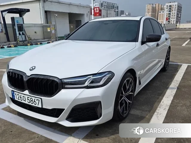 BMW 5 Series (G30) 2022 Белый из Кореи