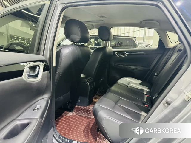 Nissan Xuan Yi 2021 Темно-серый из Китая
