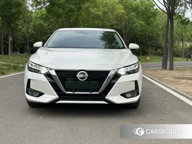 Nissan Xuan Yi 2022 Белый из Китая