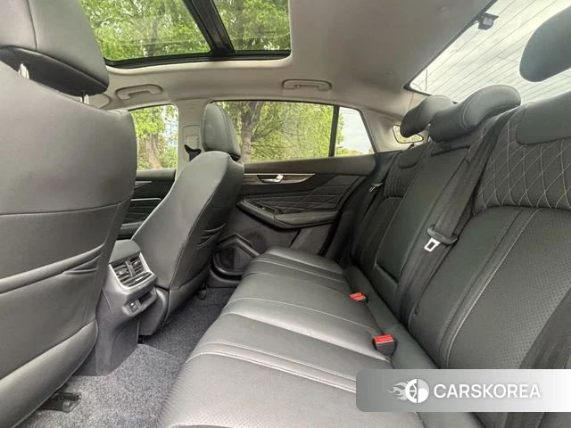 Dongfeng Fengshen Yi Hyun MAX 2022 Белый из Китая