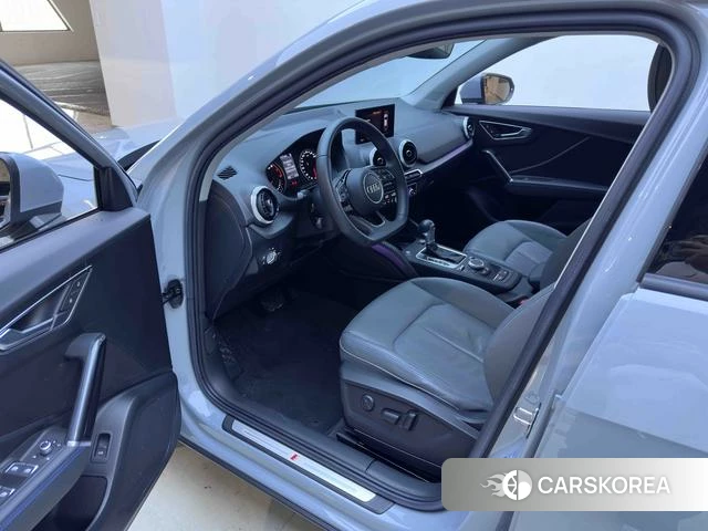 Audi Q2L 2023 Синий из Китая