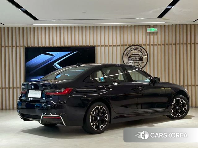 BMW i3 2025 Черный из Китая