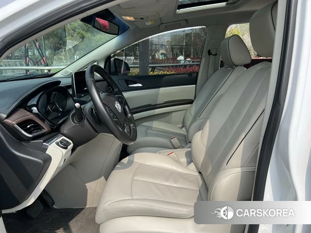 Buick GL8 2020 Белый из Китая