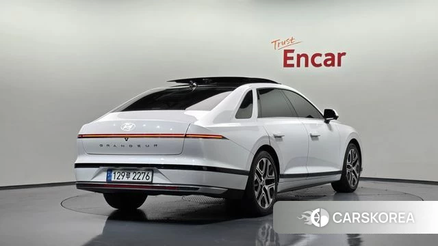 Hyundai Grandeur (GN7) 2023 Белый из Кореи