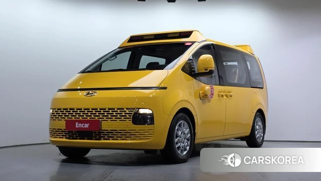 Hyundai Staria 2023 Желтый из Кореи