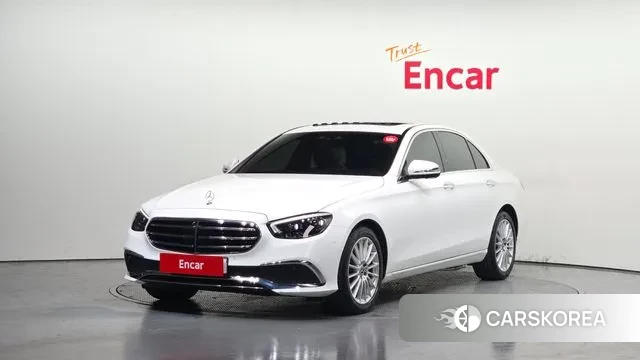 Mercedes-Benz E-Class W213 2023 Белый из Кореи