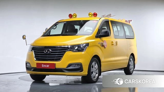 Hyundai The New Grand Starex 2018 Желтый из Кореи