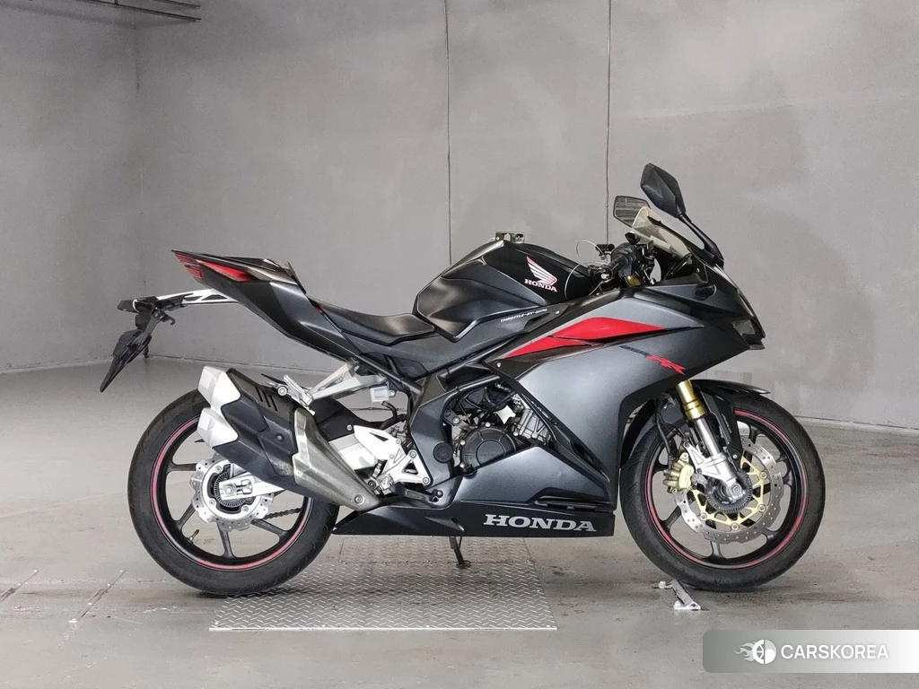 Проданный Honda CBR250RR 2017 из Японии