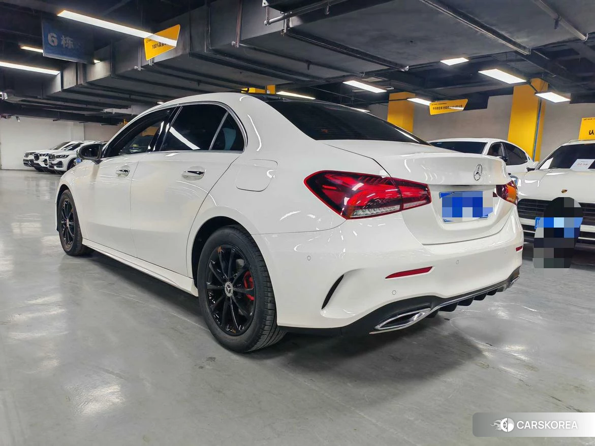 Mercedes-Benz Class A 2018 Белый из Китая