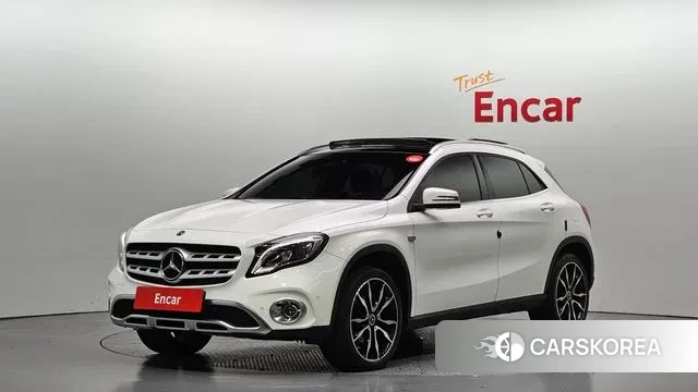 Mercedes-Benz GLA-Class X156 2019 Белый из Кореи