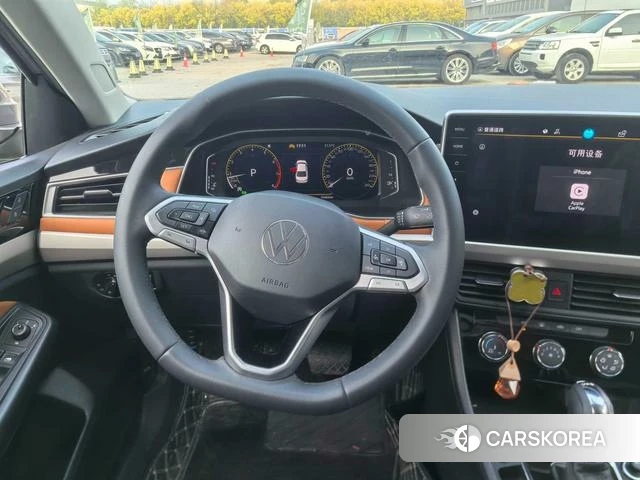 Volkswagen Bora 2023 Шампань из Китая