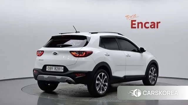 Kia Stonic 2018 Белый из Кореи