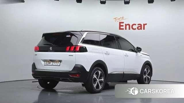 Peugeot 5008 second generation 2019 Белый из Кореи