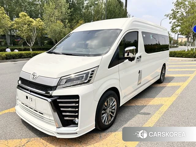 Toyota Hiace 2025 Белый из Китая