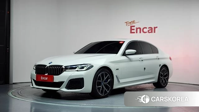 BMW 5 Series (G30) 2023 Белый из Кореи