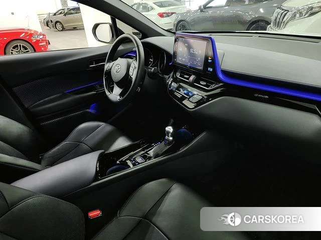 Toyota IZOA 2019 Белый из Китая