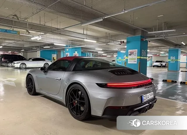 Porsche 911(992) 2025 Серебряный из Кореи