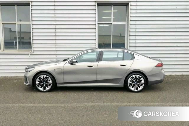 BMW i5 2025 Другой из Китая