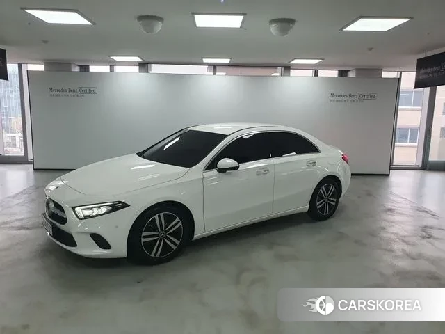 Mercedes-Benz A-Class W177 2021 Белый из Кореи