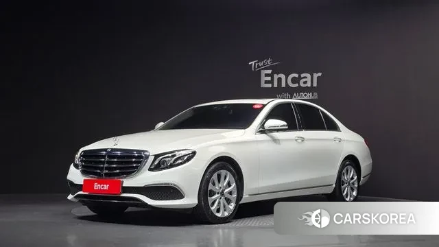 Mercedes-Benz E-Class W213 2018 Белый из Кореи