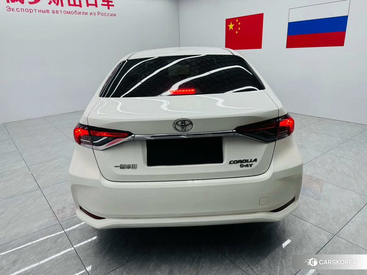 Toyota Corolla 2023 Белый из Китая