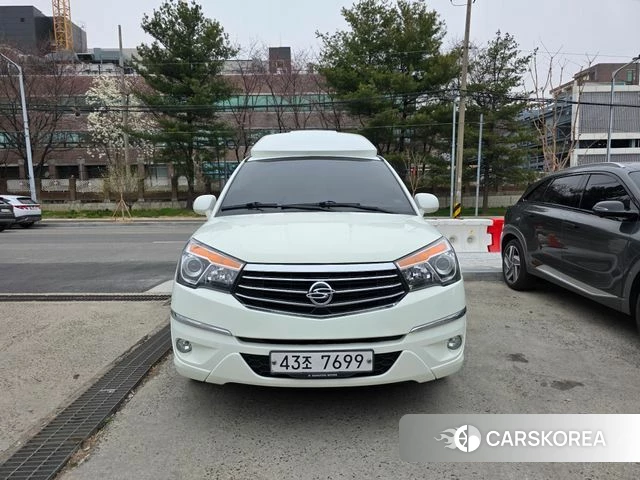 Ssangyong Korando Turismo 2018 Белый из Кореи
