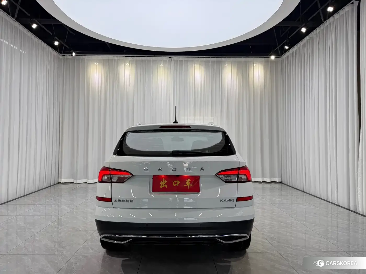 Skoda Komick 2023 Белый из Китая