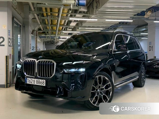 BMW X7 (G07) 2023 Черный из Кореи