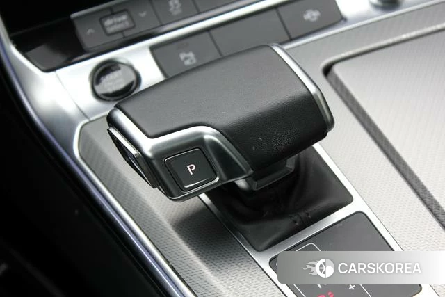 Audi A7 2021 Серебристо-серый из Китая