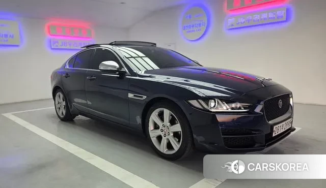 Jaguar XE 2019 Синий из Кореи