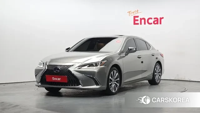Lexus ES300h 7th generation 2019 Серебристо-серый из Кореи