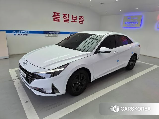 Hyundai Avante Hybrid (CN7) 2023 Белый из Кореи