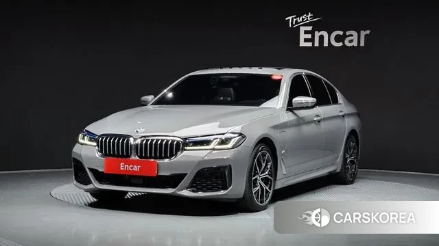 BMW 5 Series (G30) 2021 Серебристо-серый из Кореи