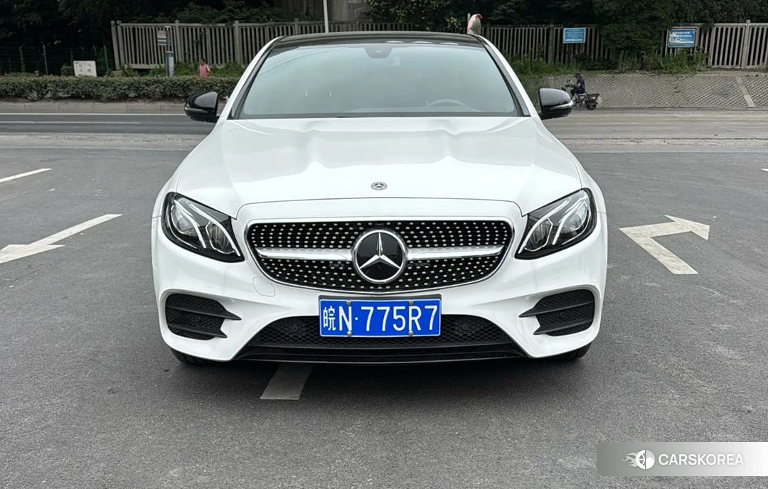 Mercedes-Benz E-class (imported) 2019 Белый из Китая