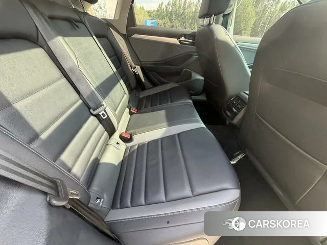 Volkswagen Sagitar 2022 Темно-серый из Китая