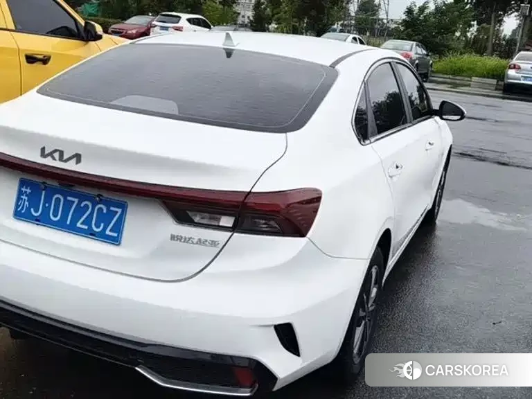 Kia K3 2023 Белый из Китая