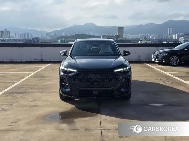 Audi Q5 (80A) 2025 Черный из Кореи