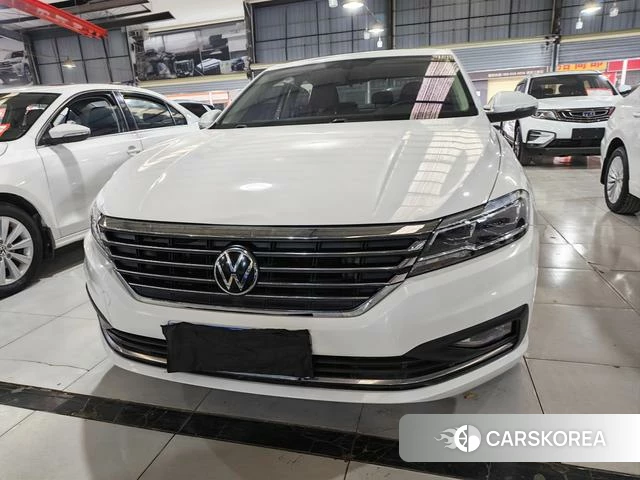 Volkswagen Lavida 2021 Белый из Китая