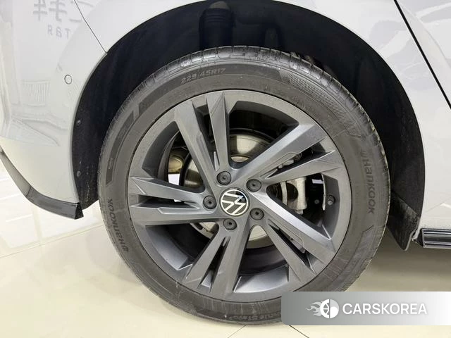 Volkswagen Golf 2022 Темно-серый из Китая