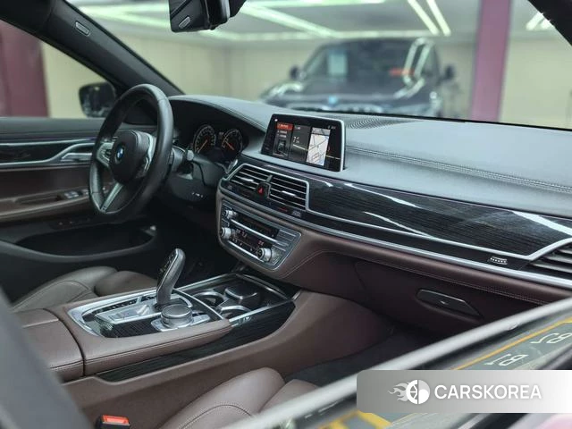 BMW 7 series 2018 Черный из Китая