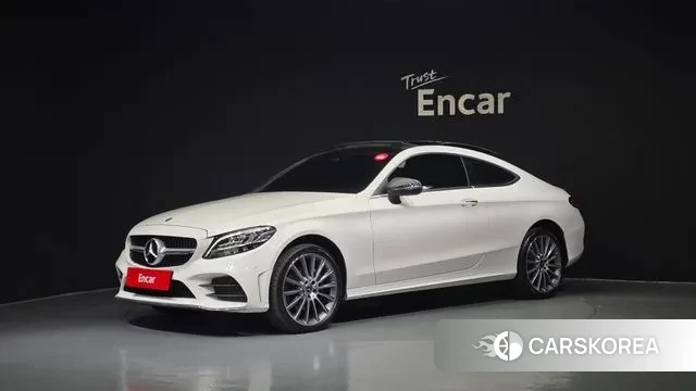 Mercedes-Benz C-Class W205 2019 Белый из Кореи