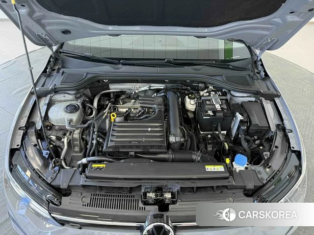 Volkswagen Golf 2022 Темно-серый из Китая